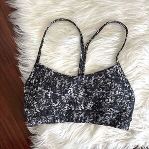 Lululemon Flow Y Bra Nulu Size 4